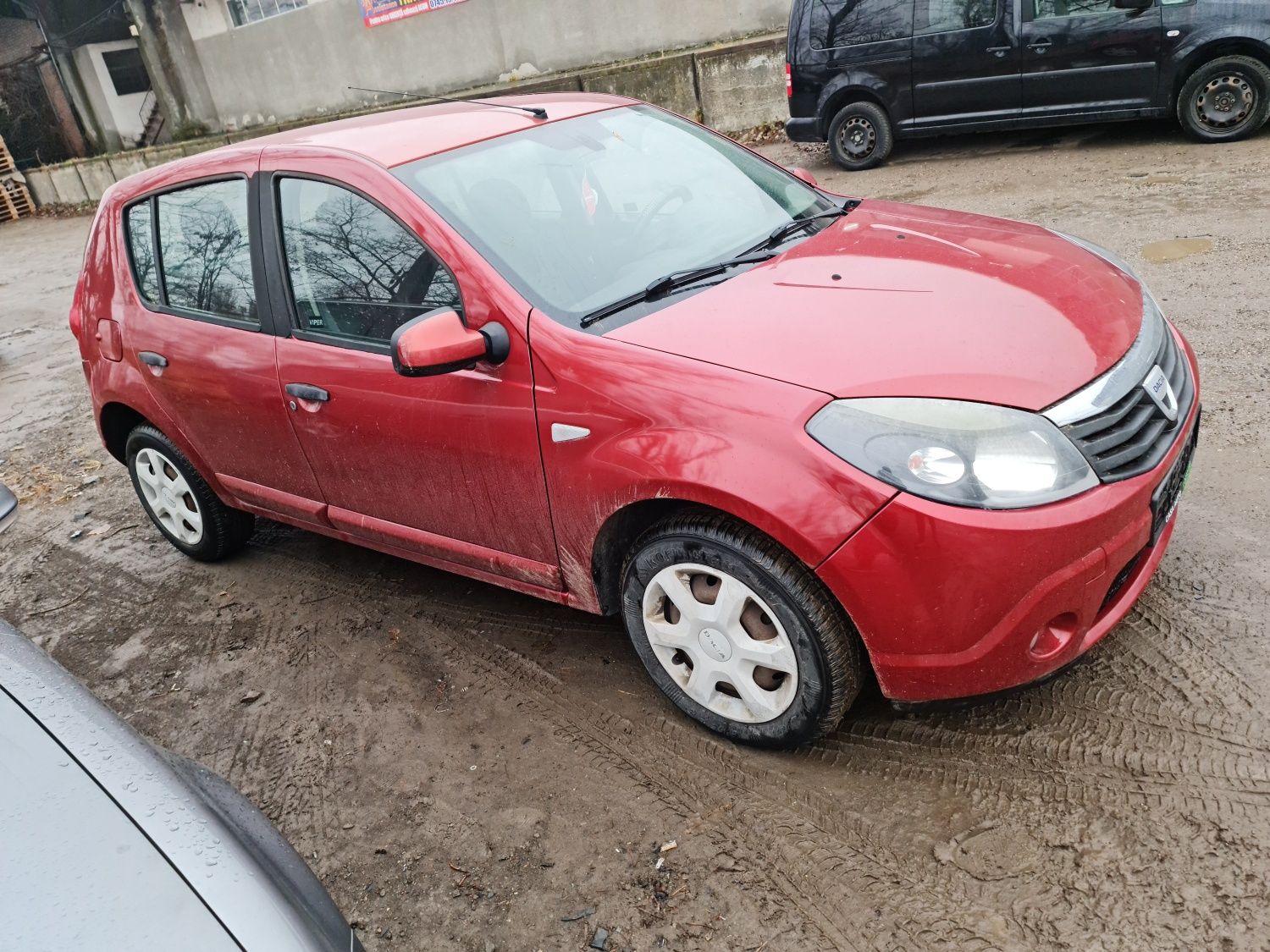 Dezmembrez Dacia Sandero piese motor 1.4 benzină 2010