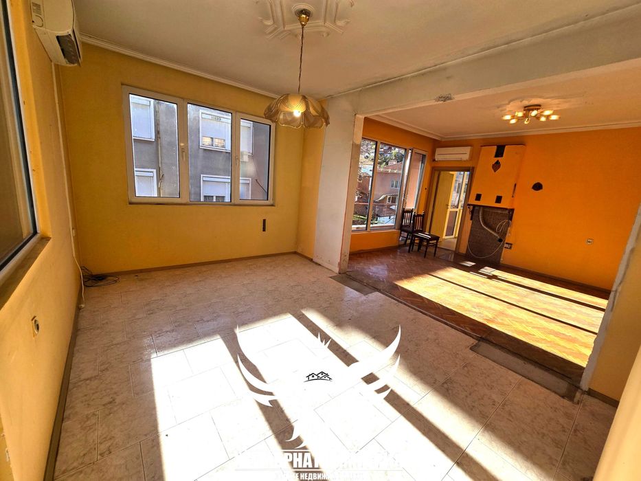 Продава се Многостаен апартамент в Асеновград - 157 кв.м за 1146 €/кв.м - Снимка #1