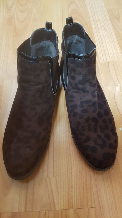 Дамски боти номер 41.