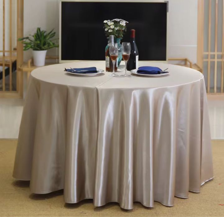 Fata(fete)de masa noi rotunde/Sali de Evenimente