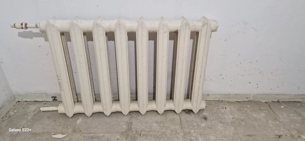 Продам Батарея отоплПродам за 5 т.тг. чугунная батарея отопления Б/У..