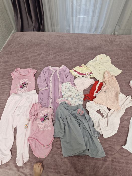 Отдам детские вещи за шоколад