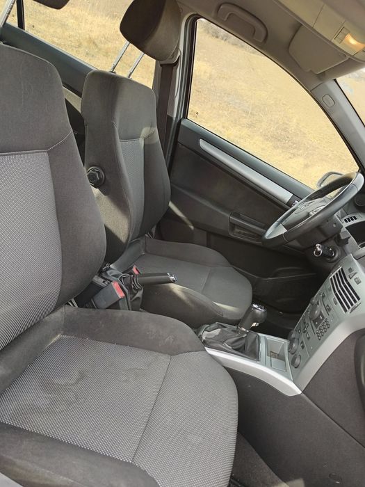 Dezmembrez astra h 1.7 cdti