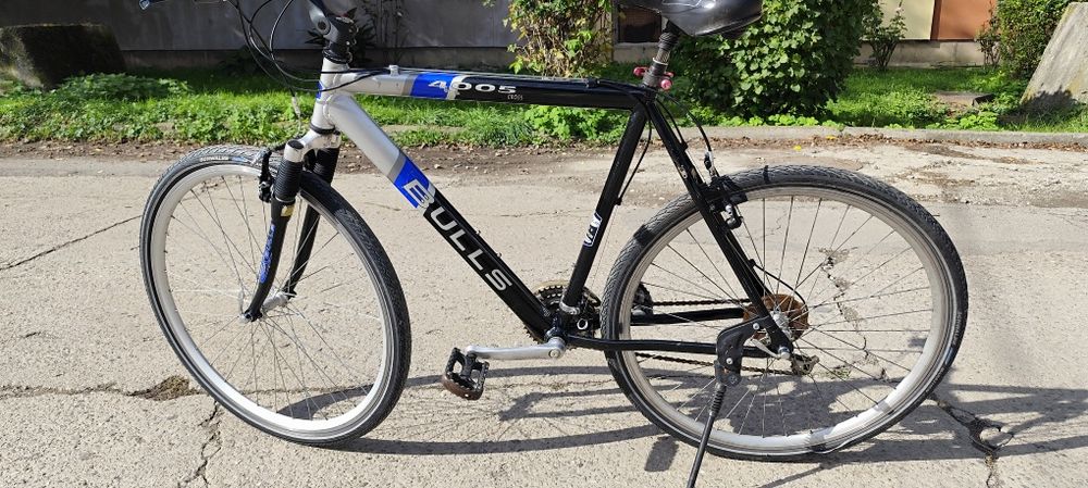 Vând bicicletă Bulls cadru de aluminiu 54 cm 22 inch 24 viteze roți 28