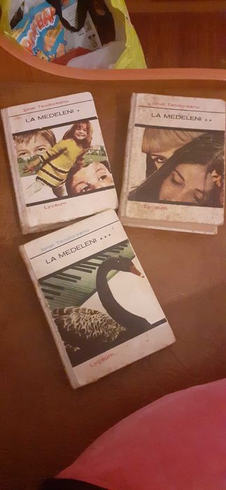 La Medeleni, 3 volume