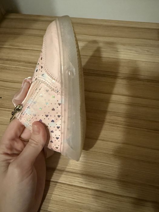 Papuci fetita cu lumini , marimea 29