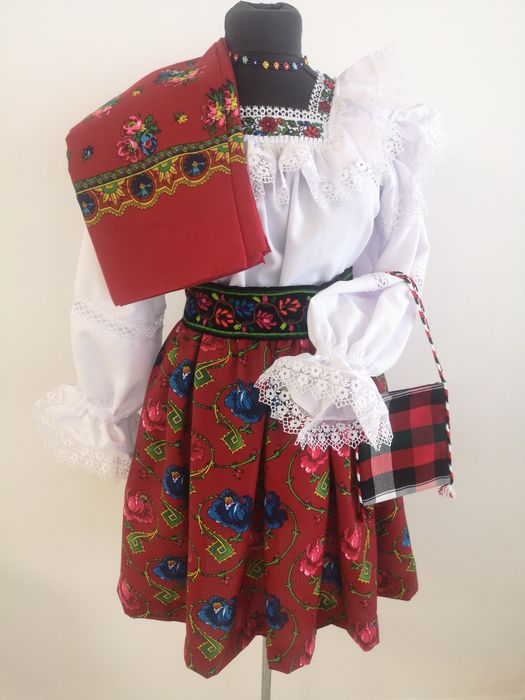 Costum popular de Maramures pentru femei complet
