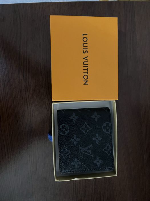 Продавам Портфейл Louis Vuitton
