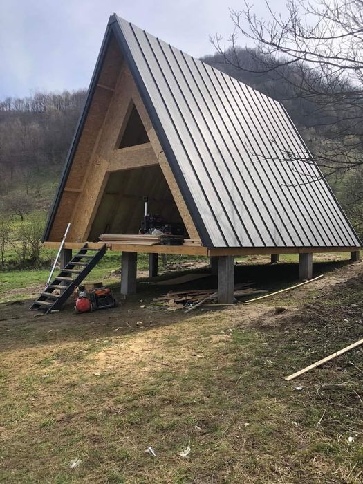 Vând cabană tip A frame