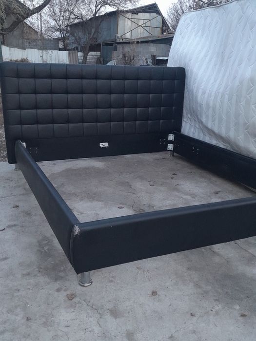 Бесплатно кровать