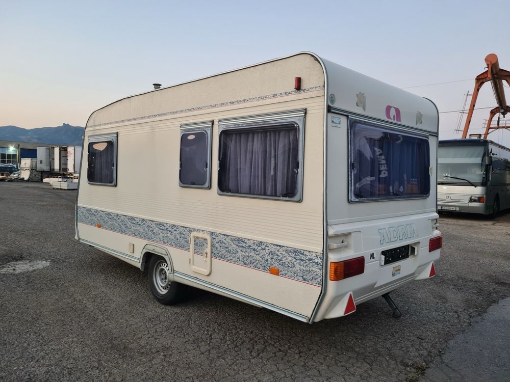 Продава се каравана Adria Unica 431