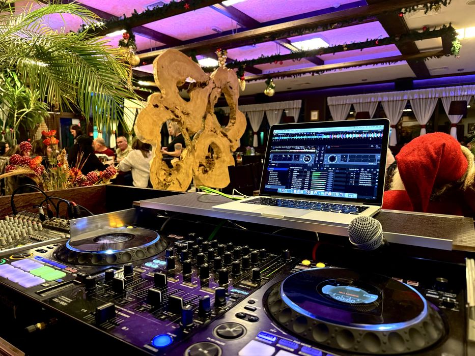 DJ ACHO MIX ( дисководещ) за вашия празник