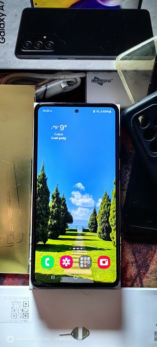 SAMSUNG GALAXY A72-Перфектно състояние+много подаръци.Заявен