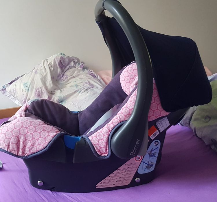 Vând scoica Britax Romer