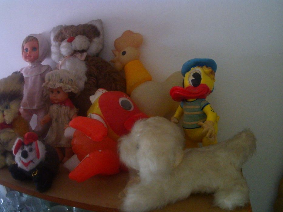 Jucarii de colectie papusi , ursuleti , catei , cocos , ratoiul donald