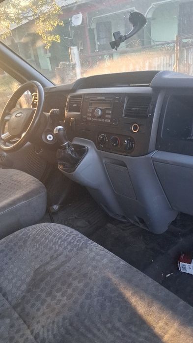 Vând Ford tranzit 2.2 130 cai an 2008 duba recent adusa din Franța