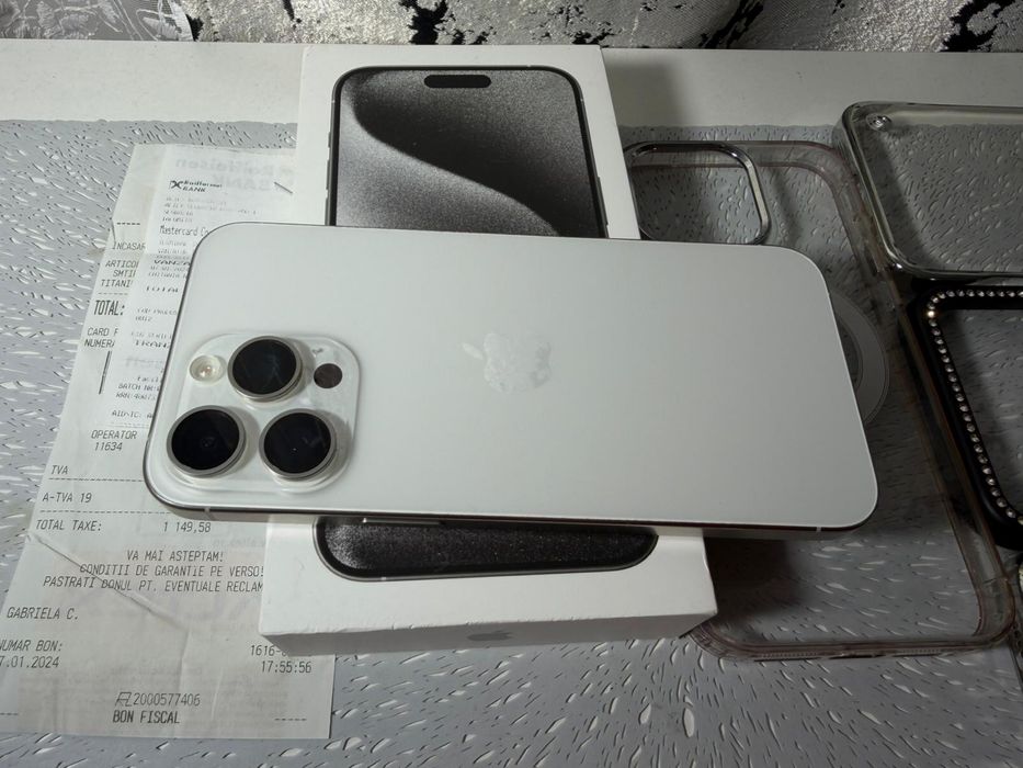 VÂND IPHONE 15 Pro Max 256 GB white titanium/ Impecabil