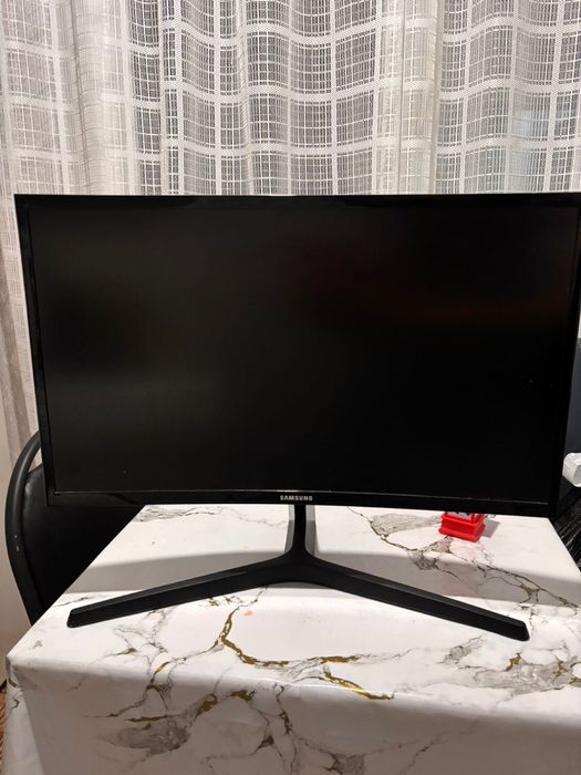 Монитор Samsung игровой