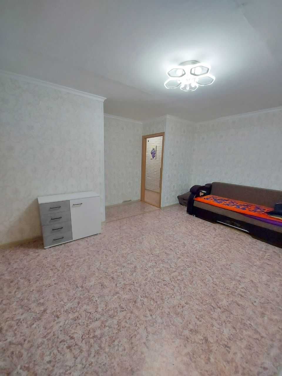 `Продам 2 комн квартиру в СОРТИРОВКЕ, дом Фудмарта (ТД Реал)