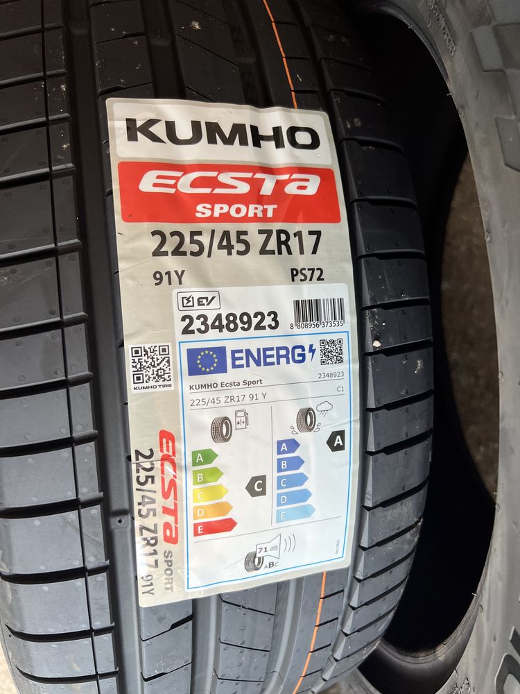 Чисто нови гуми Kumho 4бр. 225/45/17