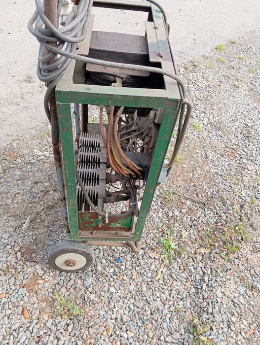 Пуско-зарядное устройство на 220В