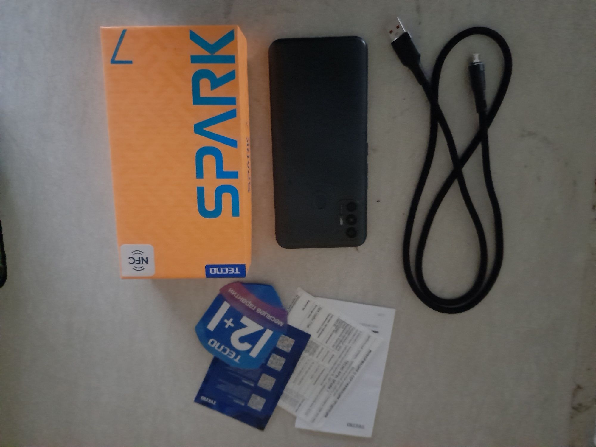 Tehno spark 7 сотилади.коплект хамма нарсаси бор