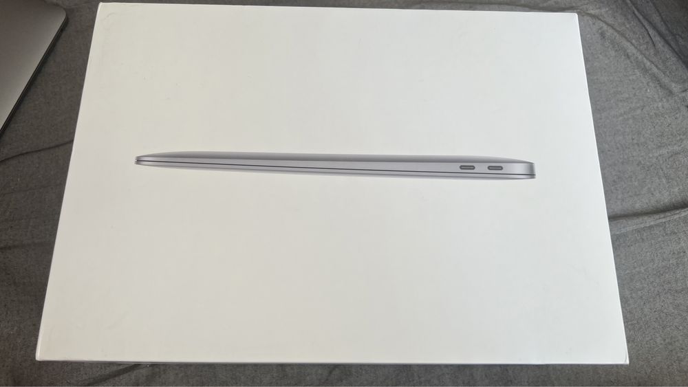 Ноутбук Apple MacBook Air 13 MGN63 серый 23года