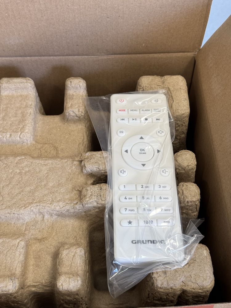 Продавам интернет радио Grundig DTR 6000x
