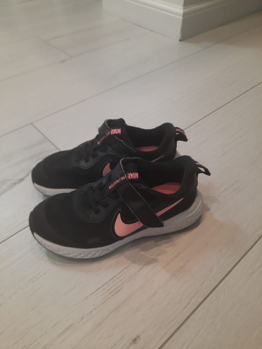 Adidasi Nike- marimea 29.5