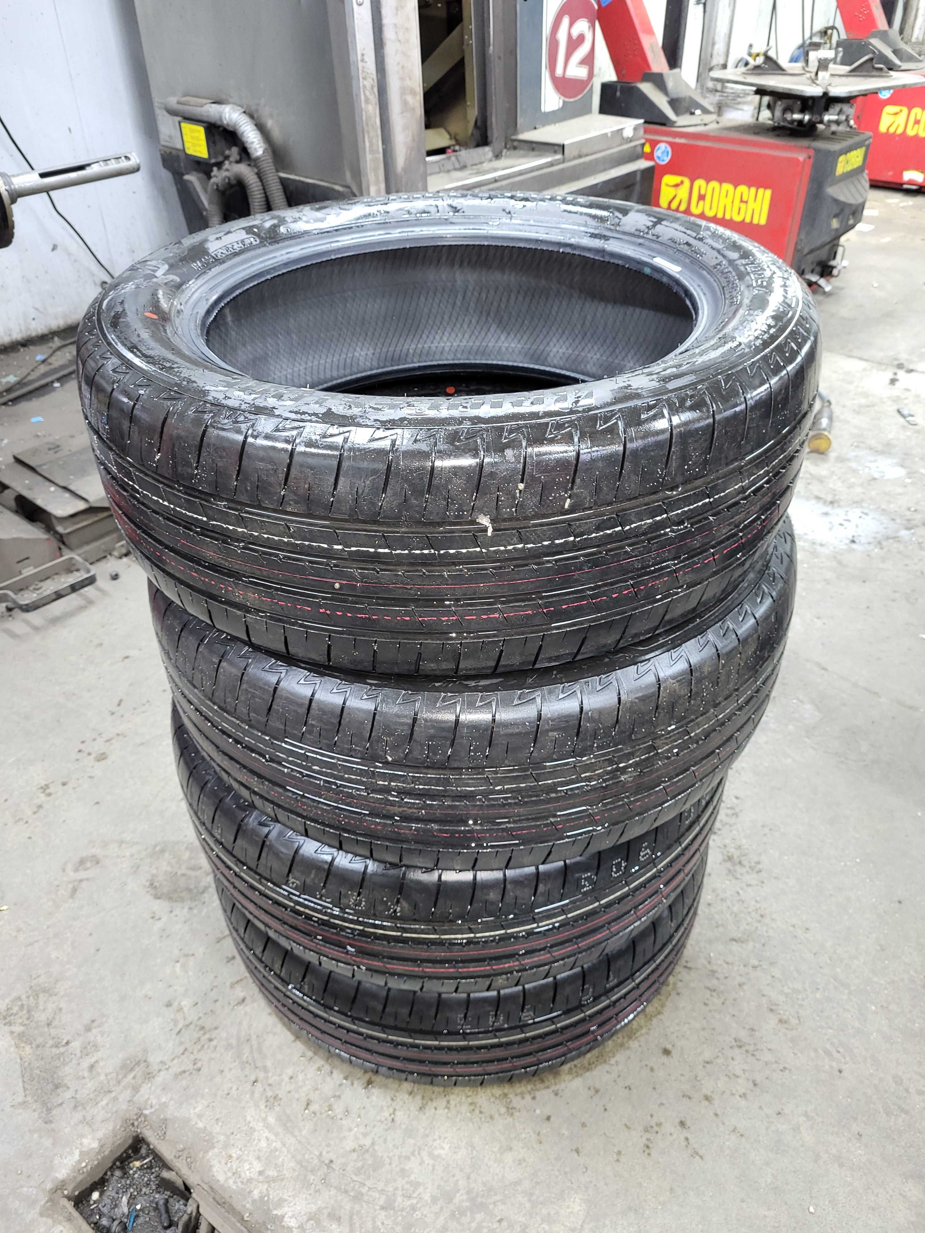 Vând set anvelope vara Bridgestone 215/ 55/ R18