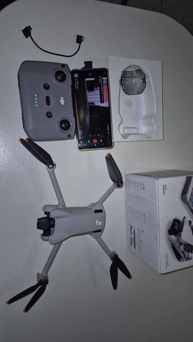 Drona DJI Mini 3 in cutie cu defect