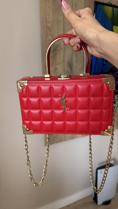 сумка красная экокожа квадратная