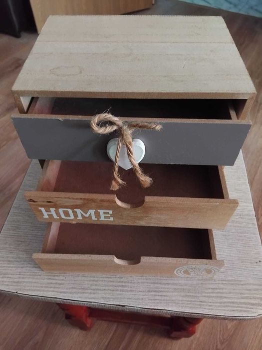 Cutie bijuterii din lemn