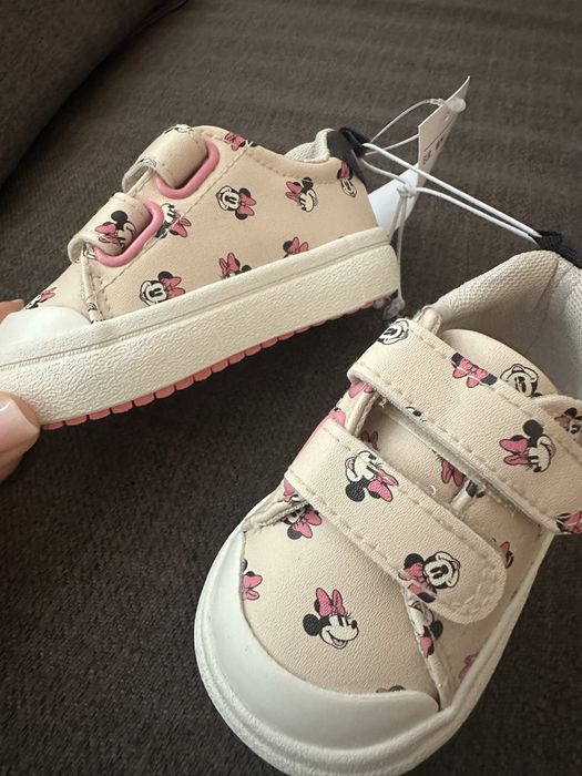 Нови обувки HM 18/19