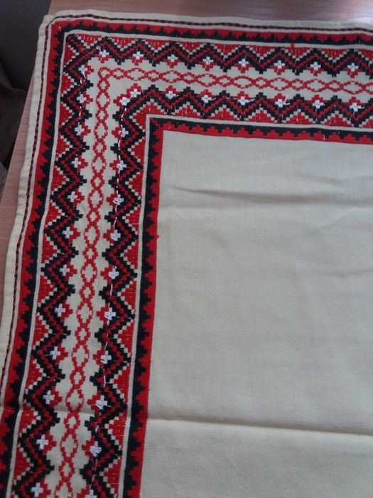 Бродирани карета