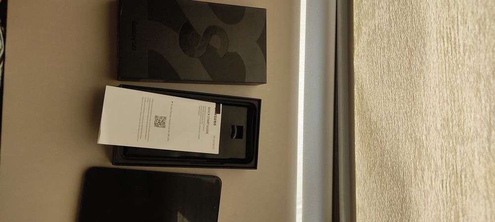 Продам свою Samsung galaxy s22 черный 256