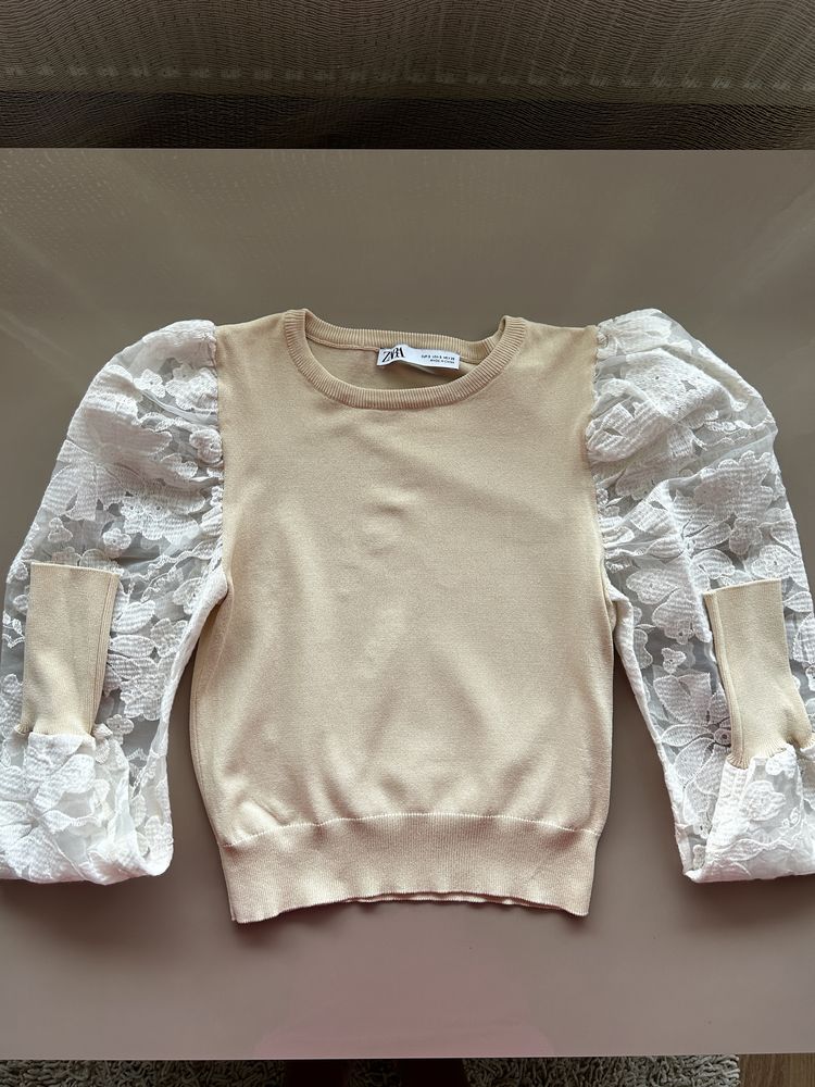 Bluza crem Zara cu mâneci brodate