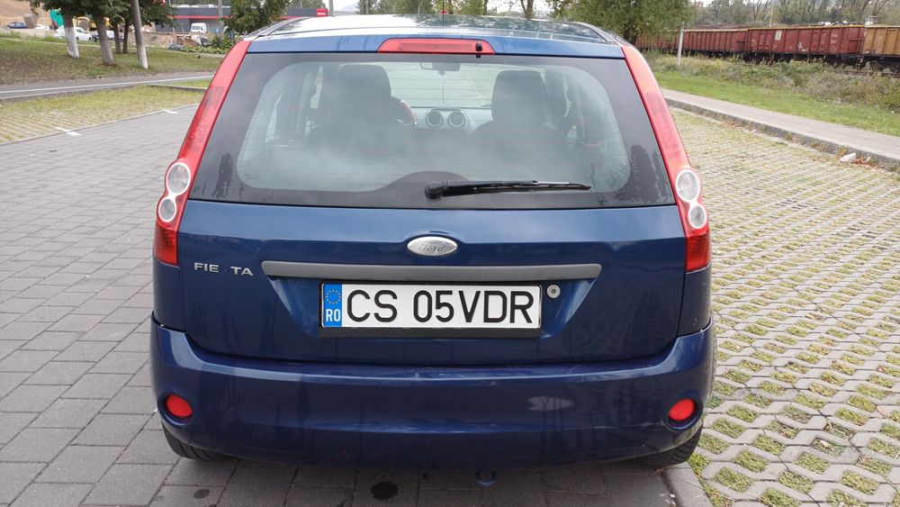 Vând Ford Fiesta (mk.6)  1.3 benzină  - model 2007