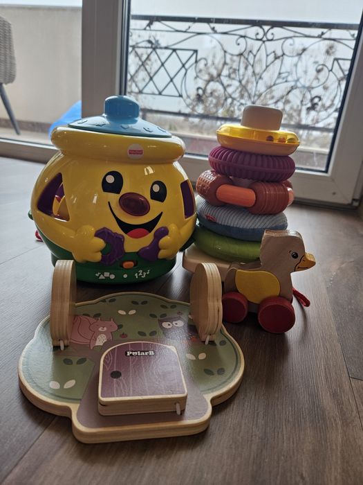 Сортер и низанка на fisher price и дървени играчки