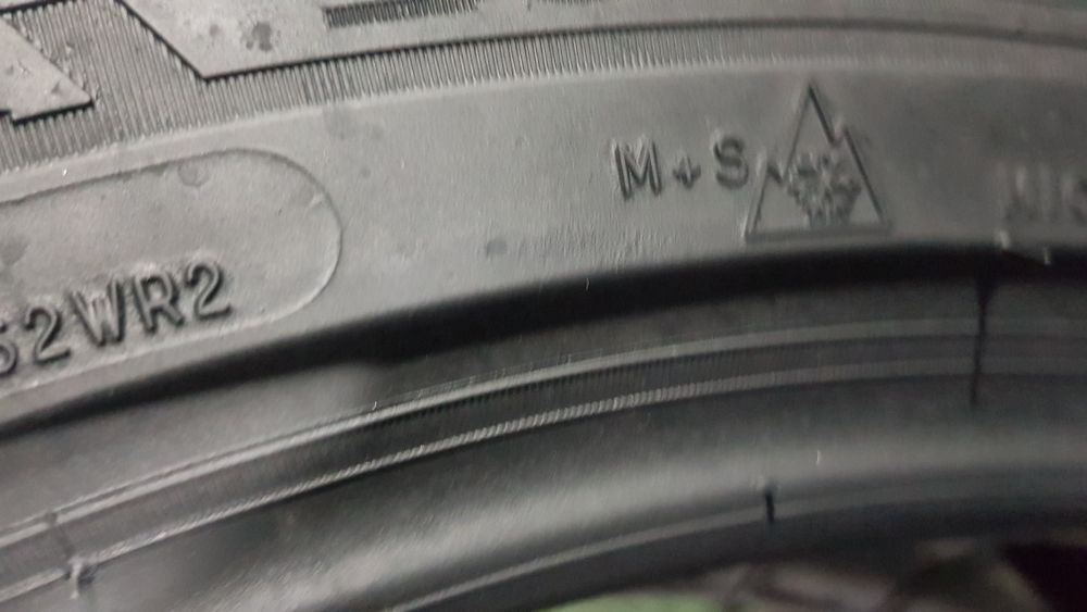 Anvelope 2x225 55 18 michelin iarna dot 19 mm 5.3