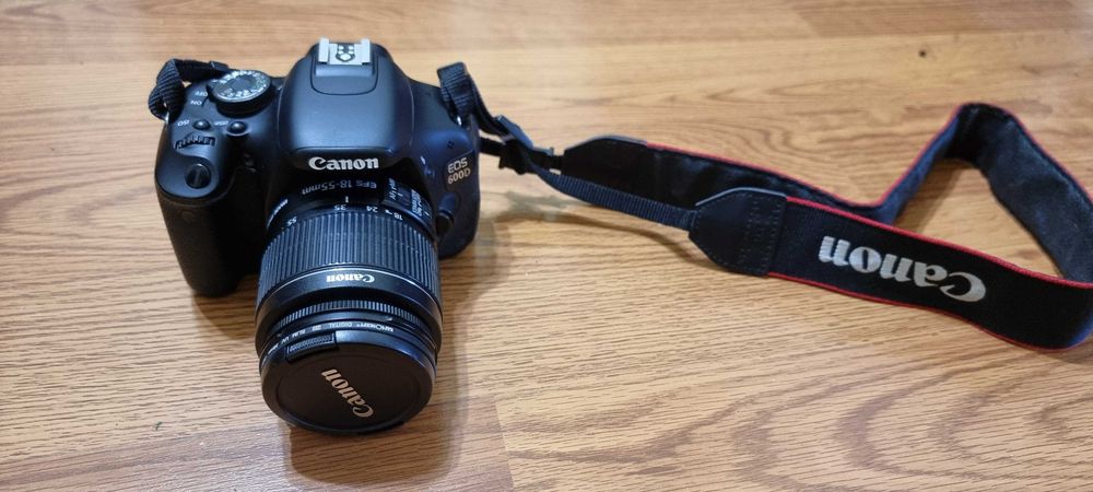DSLR Canon EOS 600D