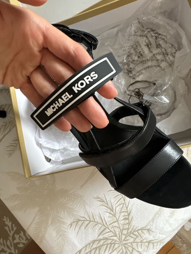 Michael kors обувки с ток