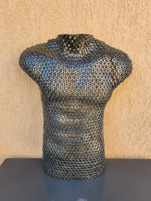 Vând Bust Artistic Unic Realizat din Piulițe Metalice Suda