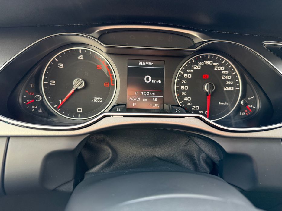 Vând Audi A4 Allroad