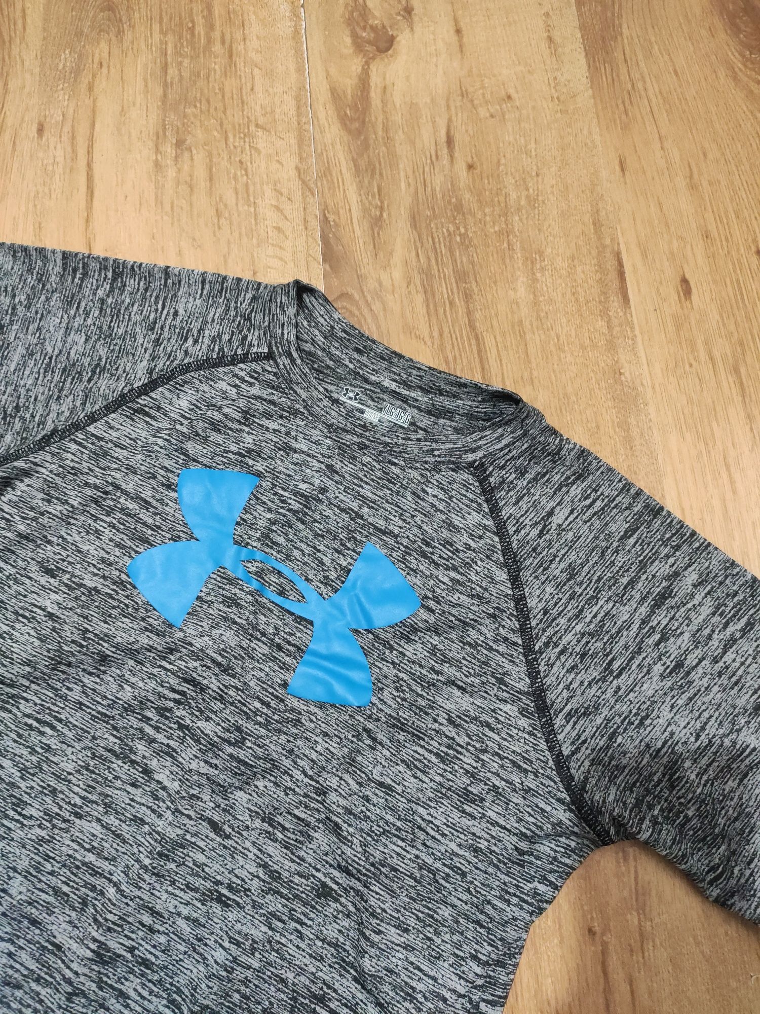 Tricou Under Armour mărimea 12-14 ani