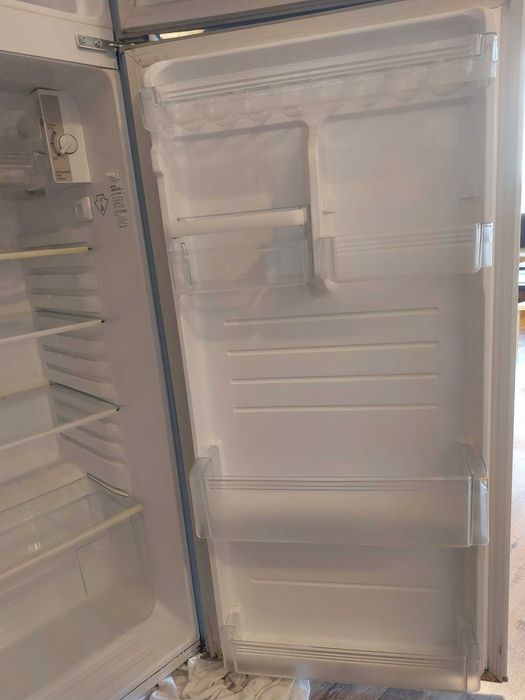 Хладилник Sharp, употребяван, 256л.