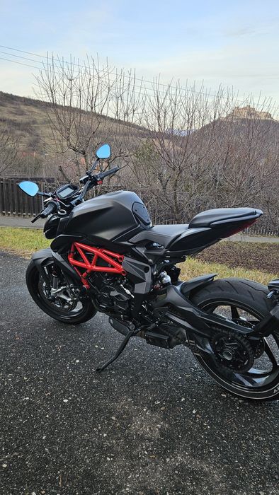 MV Agusta Brutale 800