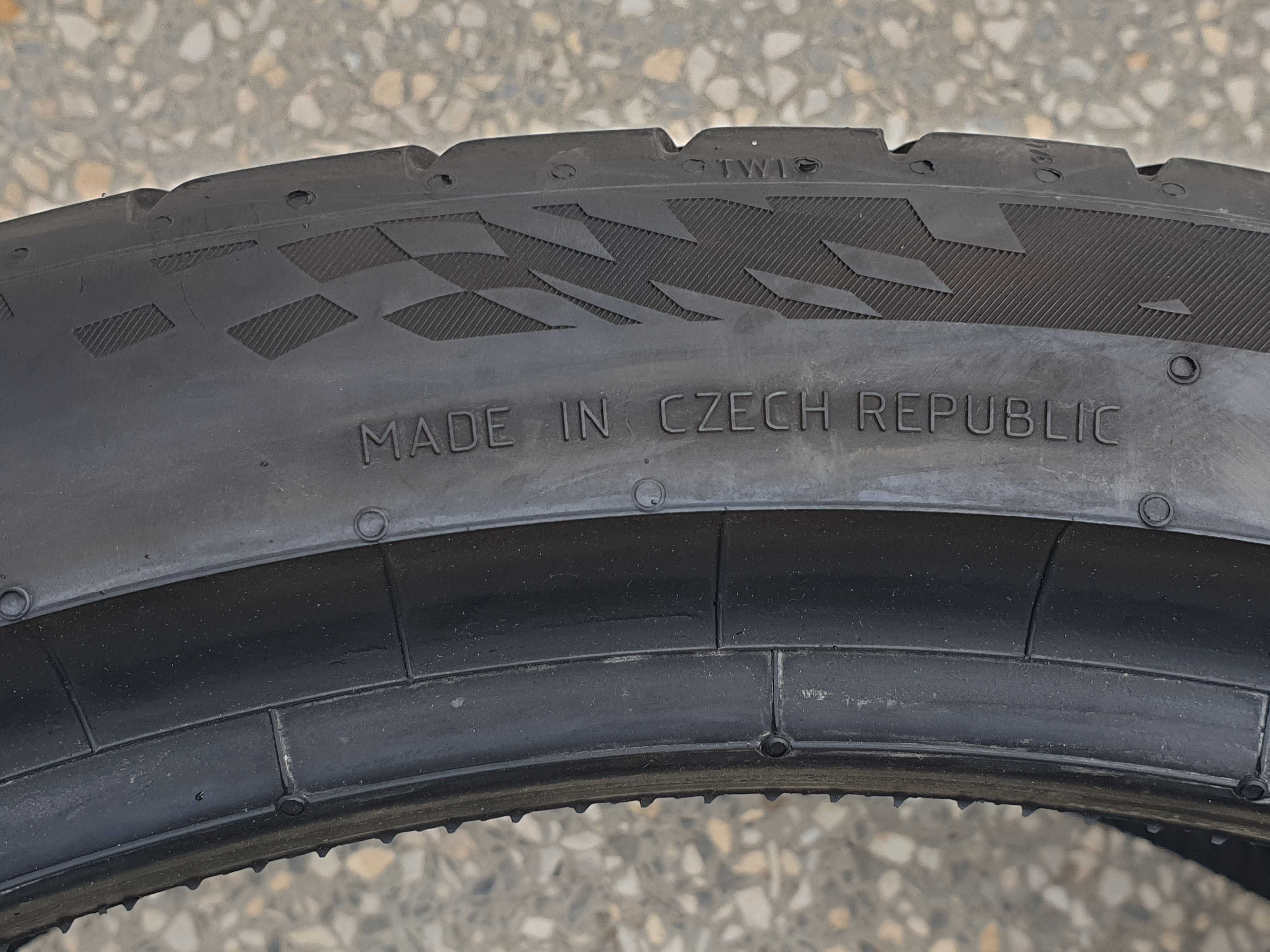 4 броя летни гуми CONTINENTAL SportContact 7 235/35 R19 91Y.