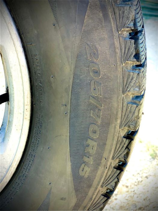 Шины легковые 205/70R15