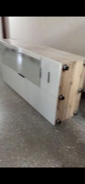 Продам шкаф с зеркалом